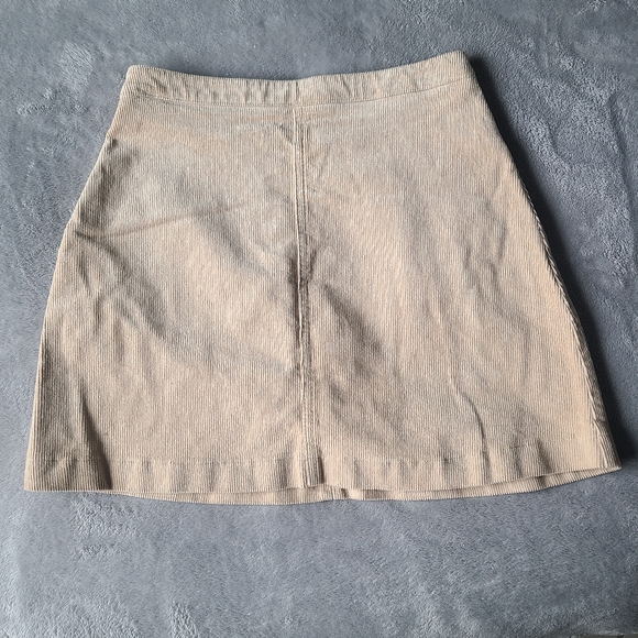 Forever 21 cream corduroy skirt size small - Picture 3 of 4